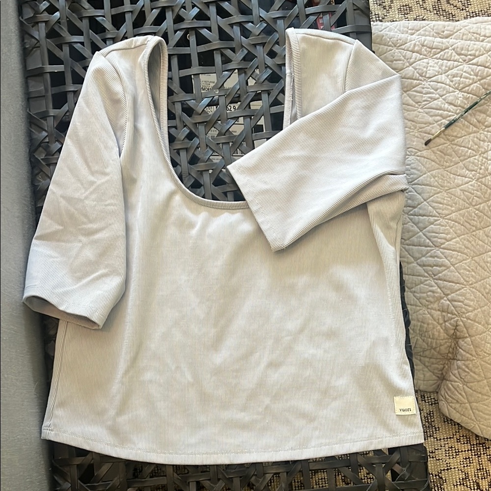 Vuori Gray Scoop Neck Cropped Top
